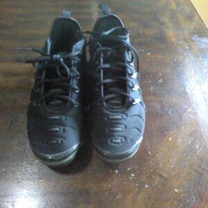 Black nike air max size 10